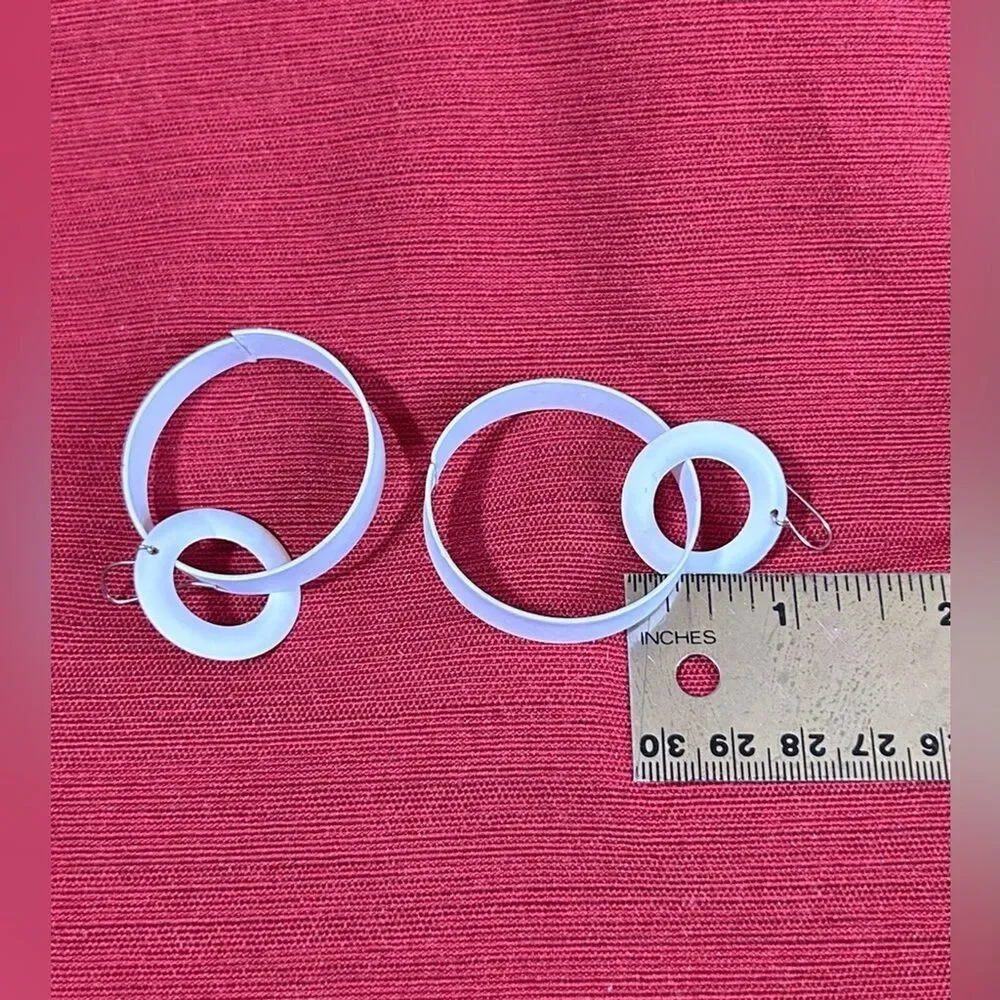Double Hoop White Metal Earrings Retro 70’s 80’s Disco Chunky GUC Matte Party